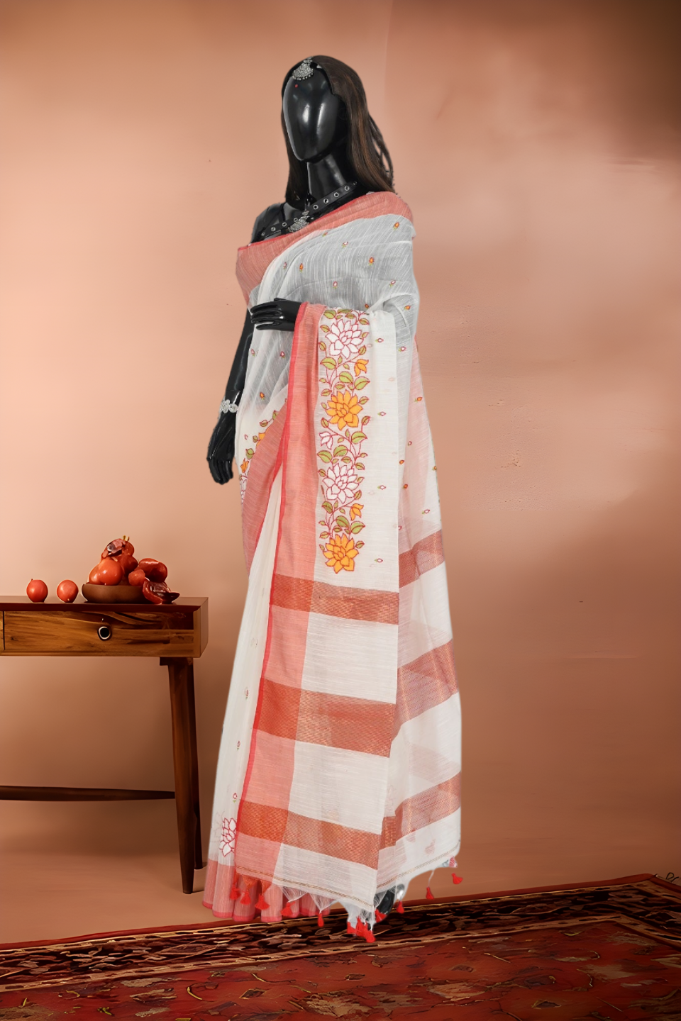 Slub Cotton Saree with Flower Motif